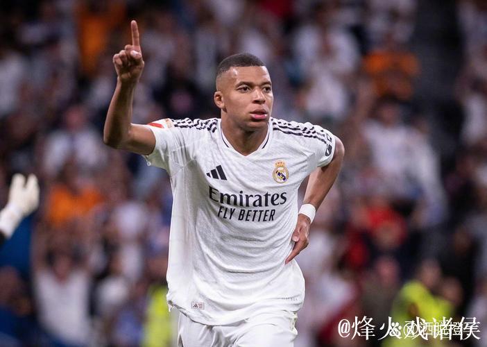 姆巴佩大四喜救主，6分42秒戴帽追平神迹！皇马4