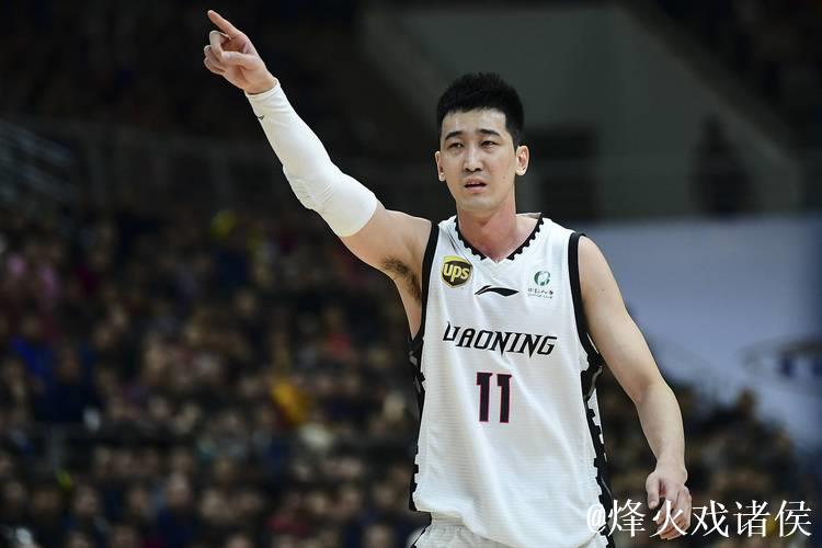 辽篮“四进三出” 功勋后卫刘志轩回归任助教 辽篮“四进三出” 功勋后卫刘志轩回归任助教