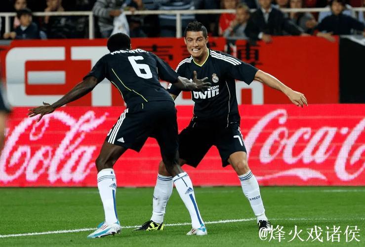 阿德巴约:10点半训练我8点半就到 C罗已经在游泳 阿德巴约:10点半训练我8点半就到 C罗已经在游泳