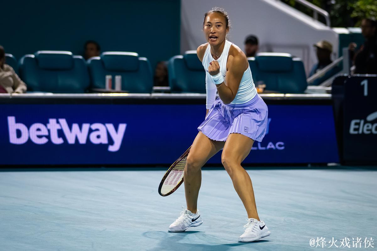 WTA总决赛郑钦文0-2萨巴伦卡 谢淑薇组合遭逆转